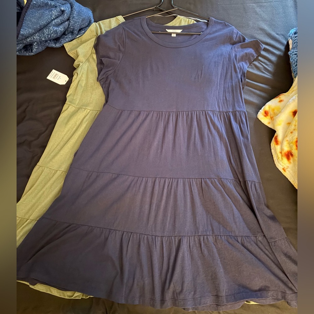 Time and Tru Navy & Olive Tiered dresses with pockets both in size Large EUC set